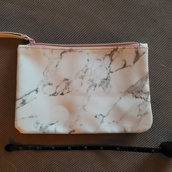 Ipsy | Marbel Pink Makeup Bag | NWOT - Picture 2 of 3